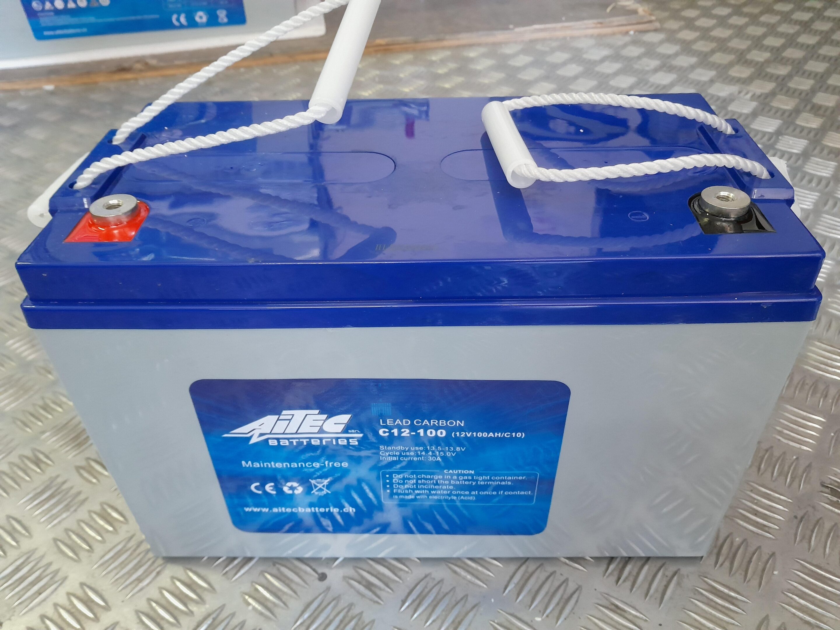 Batterie Gel Plomb-carbone Newmax 12V / 120 Ah